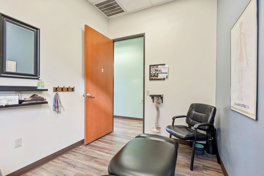More Photos Of 16515 S 40th St, Phoenix Office For Sale