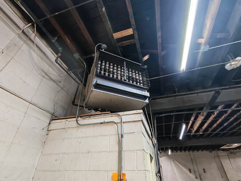 More Photos Of 54th Street 58-71 54th Street, Maspeth Manufacturing For Lease