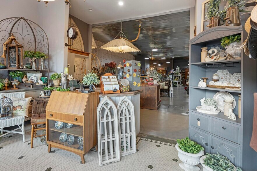 More Photos Of 128 S 6th St, Plattsmouth Storefront Retail Residential For Sale