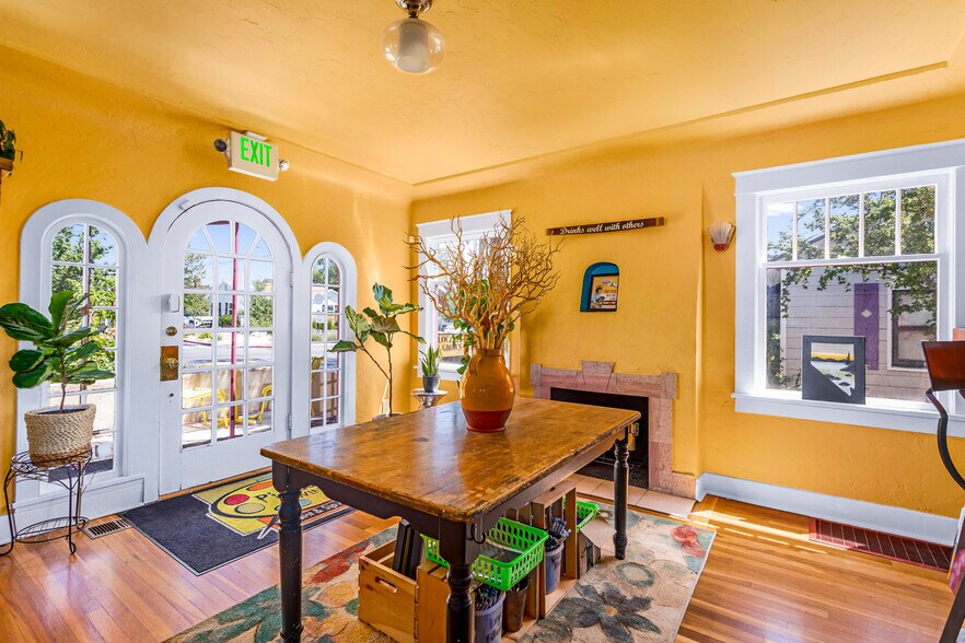 More Photos Of 146 Vassar St, Reno Freestanding For Sale