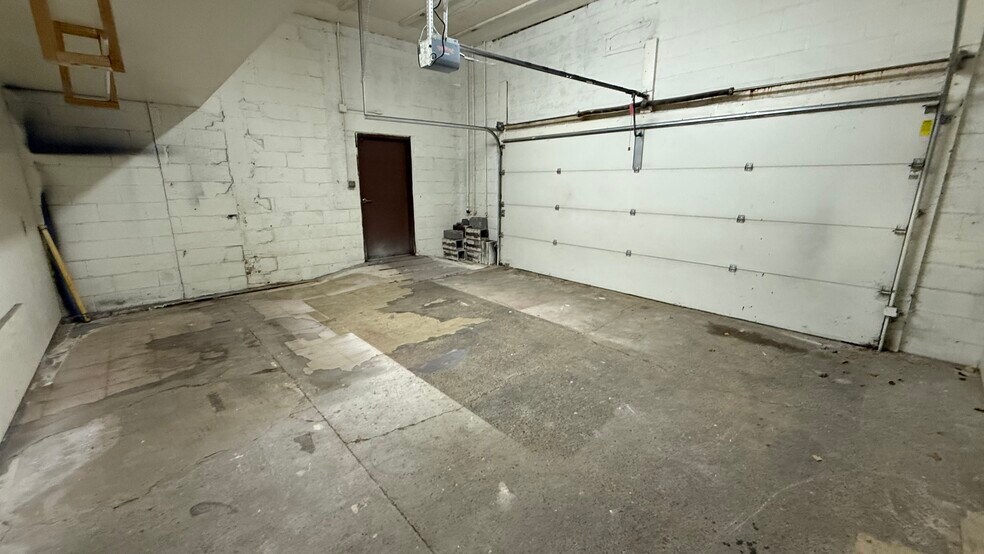 More Photos Of 25 S Broad St, Nazareth Medical For Lease