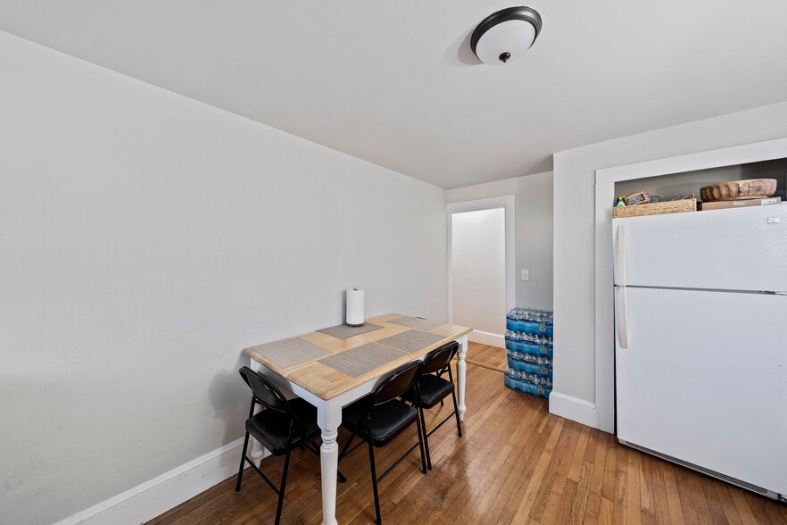 More Photos Of 17 North Ave, Rockland Apartments For Sale