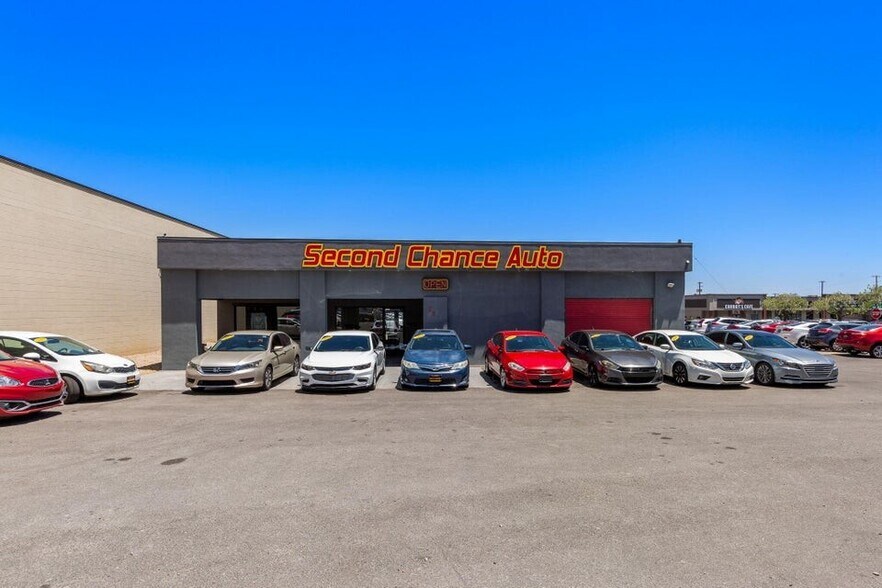 Primary Photo Of 222 N Bluff St, St George General Retail For Sale
