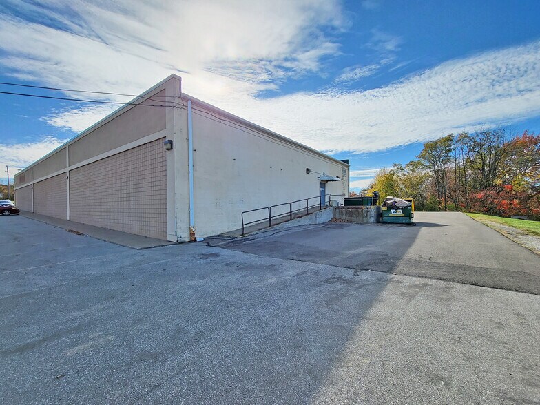 More Photos Of 2018-2028 E 38th St, Erie Unknown For Lease