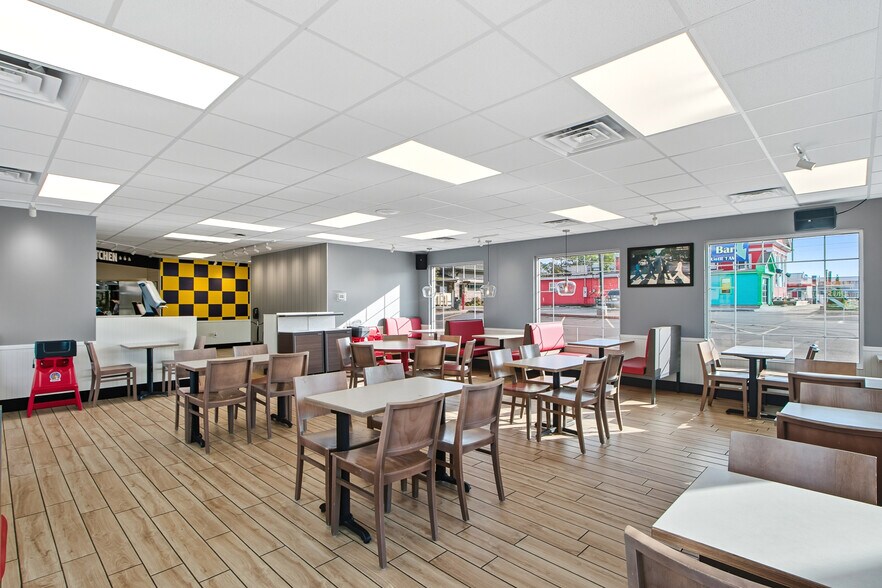 More Photos Of 31 S Wisconsin Dells Pky, Lake Delton Freestanding For Sale