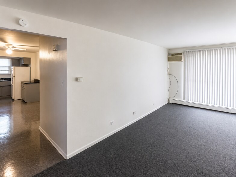 More Photos Of 1025-1049 W Vermont St, Calumet Park Apartments For Sale