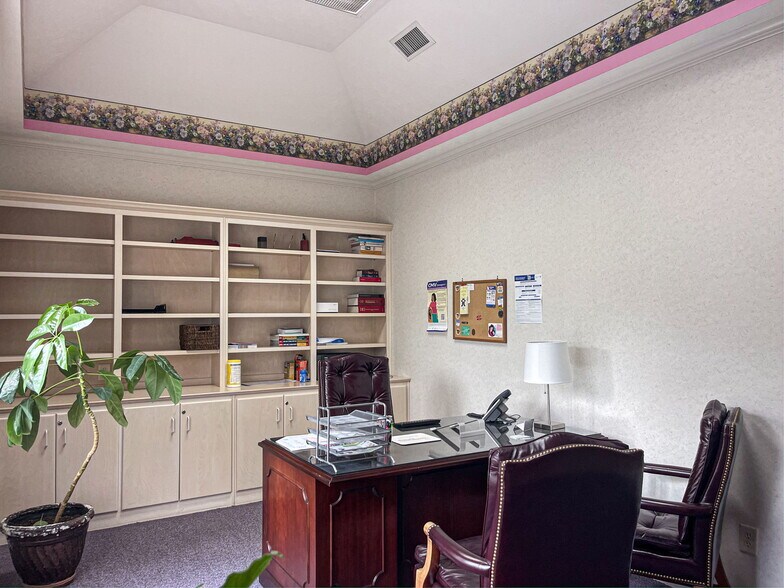 More Photos Of 1900 11th Ave, Columbus Medical For Lease