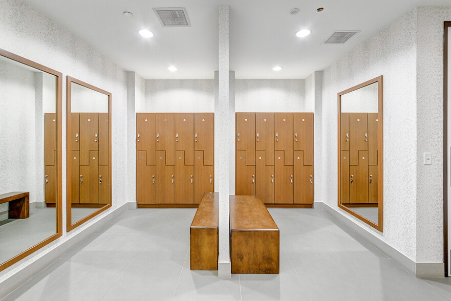 More Photos Of 5001 Lyndon B Johnson Fwy, Dallas Office For Lease