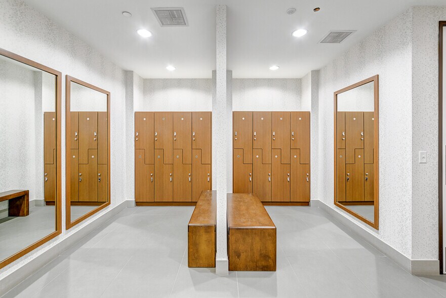 More Photos Of 5001 Lyndon B Johnson Fwy, Dallas Office For Lease