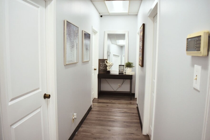 More Photos Of 2424 Hamilton St, Houston Medical For Lease