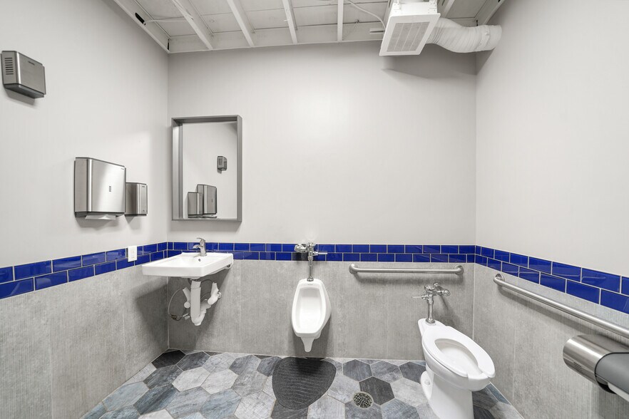More Photos Of 4300 FM 2351 Rd, Friendswood Office For Lease