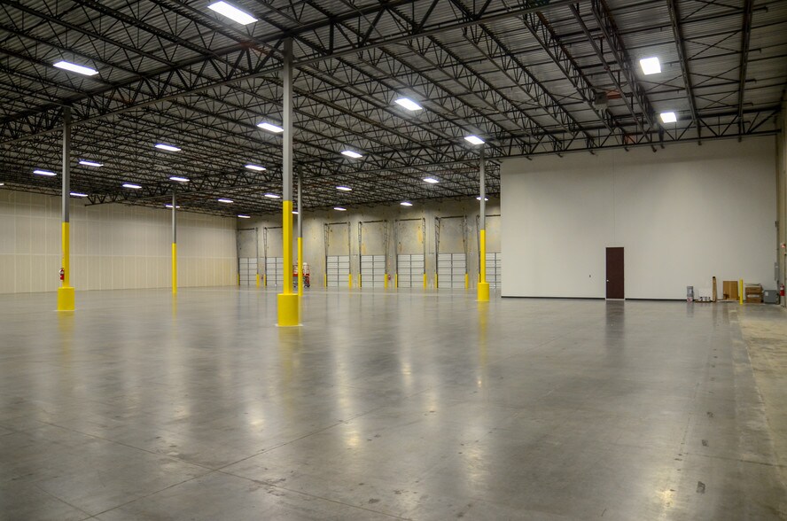 More Photos Of 10301 Round Up Ln, Houston Warehouse For Lease