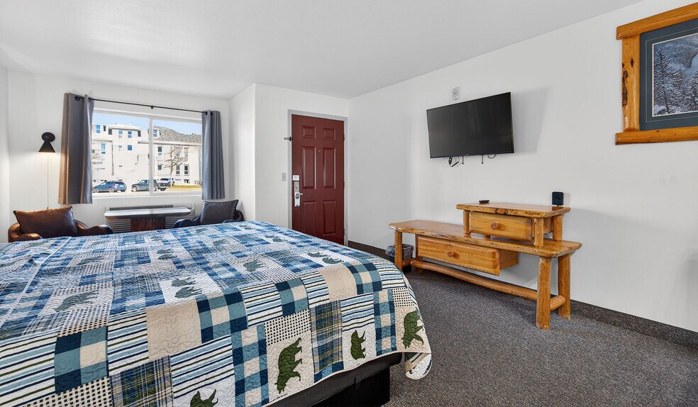 More Photos Of 102 E Greenwood St, Enterprise Hotel For Sale
