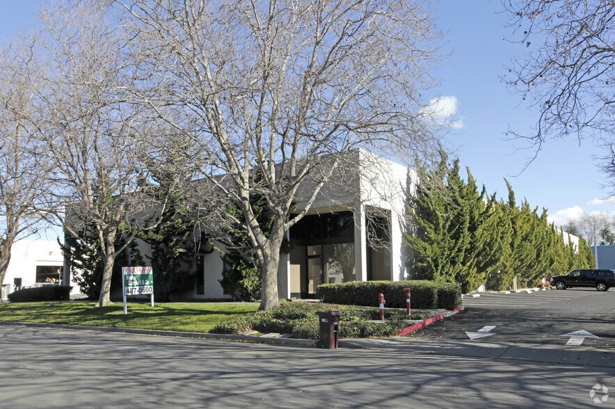 More Photos Of 23520 Foley St, Hayward Warehouse For Lease