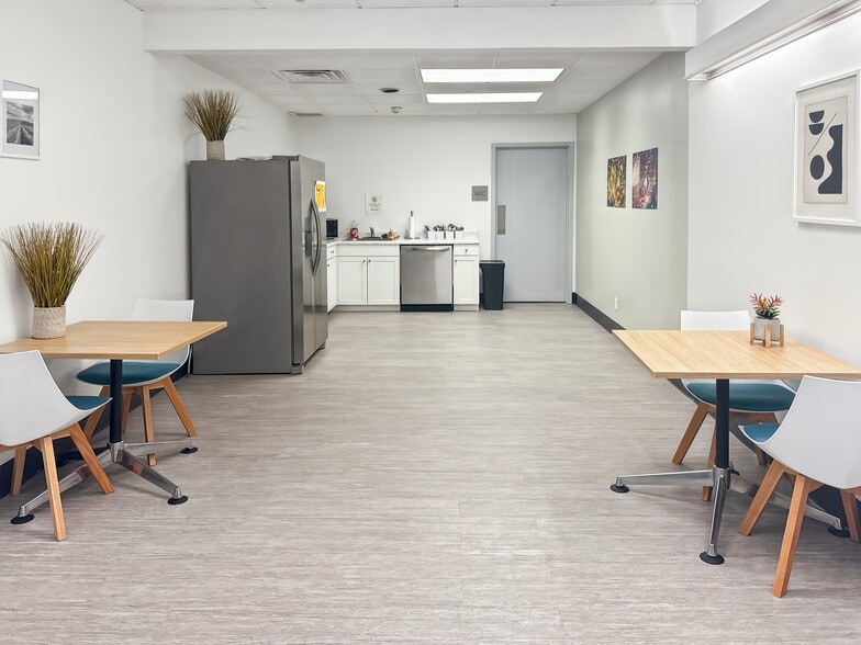 More Photos Of 545 Brent Ln, Pensacola Coworking Space