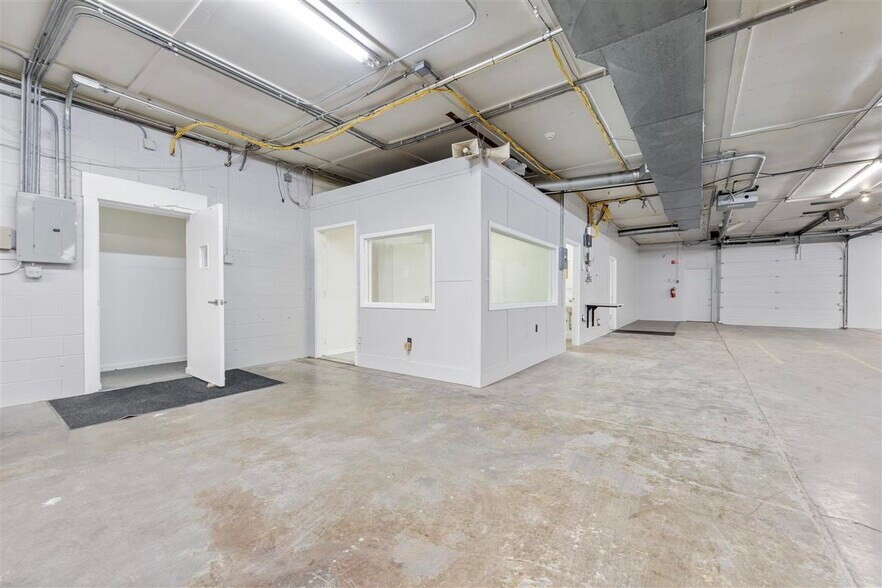 More Photos Of 616 NW 1st St, Richmond Industrial For Sale