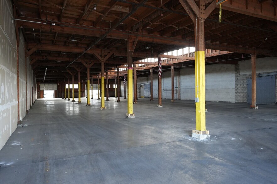 More Photos Of 1500 S 300 W, Clearfield Warehouse For Lease