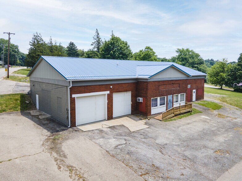 More Photos Of 1516 S Lincoln Ave, Salem Freestanding For Sale