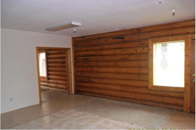 More Photos Of 3971 Durock Rd, Shingle Springs Showroom For Lease