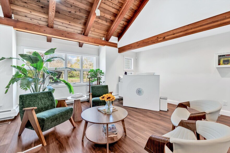 More Photos Of 1049 Main St, West Barnstable Medical For Sale