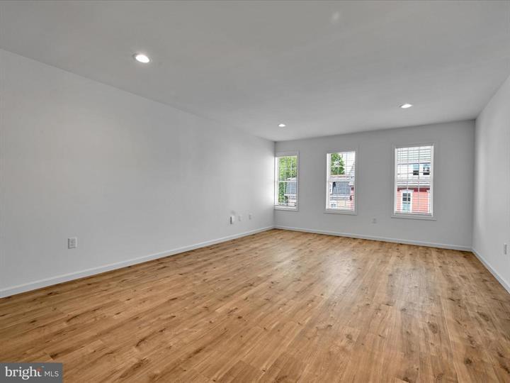 More Photos Of 336-338 Main St, Denver Storefront Retail Residential For Lease