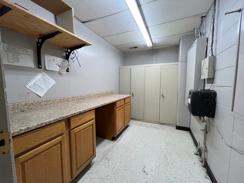 More Photos Of N90W14635 Commerce Dr, Menomonee Falls Manufacturing For Sale