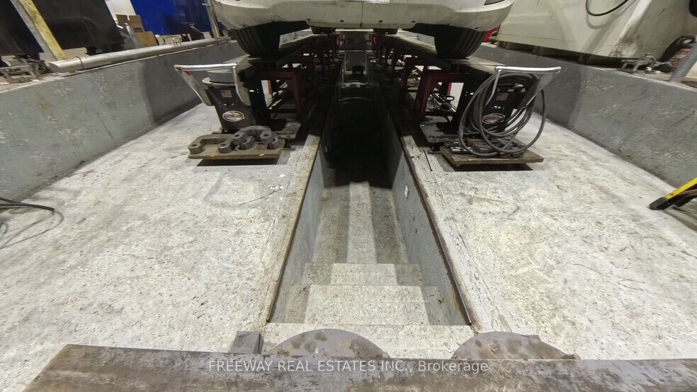 More Photos Of 35 Sharp Rd, Brantford Warehouse For Sale