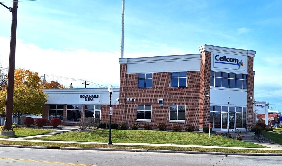 More Photos Of 67 E Maple St, Sturgeon Bay Storefront Retail Office For Sale