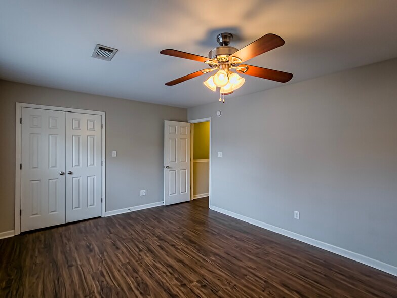 More Photos Of 615 Glade Fern Way, Tifton Apartments For Sale