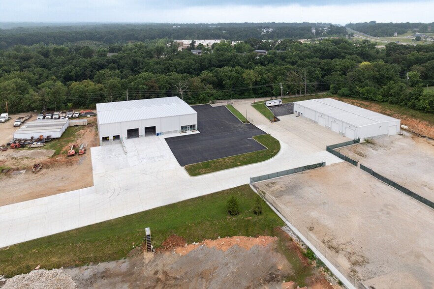 More Photos Of 9719 Aulbach Industrial, High Ridge Warehouse For Lease