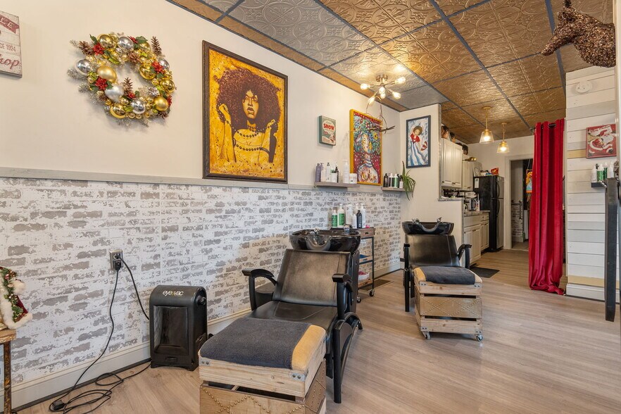 More Photos Of 140 Clinton St, Schenectady Storefront Retail Residential For Lease