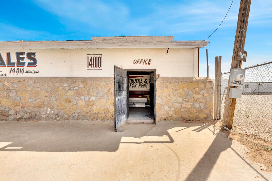 More Photos Of 14010 Montana Ave, El Paso Auto Salvage Facility For Sale