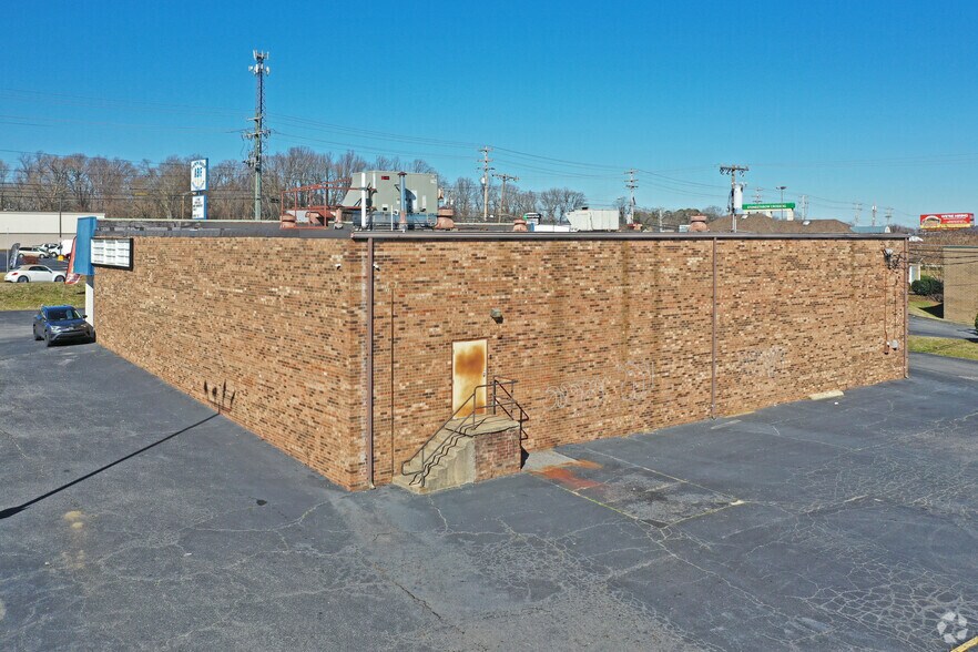 More Photos Of 3917-3933 W Gate City Blvd, Greensboro General Retail For Sale