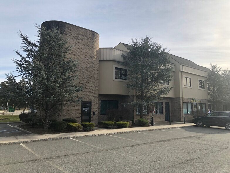 More Photos Of 48 Stiles Ln, Pine Brook Office For Lease