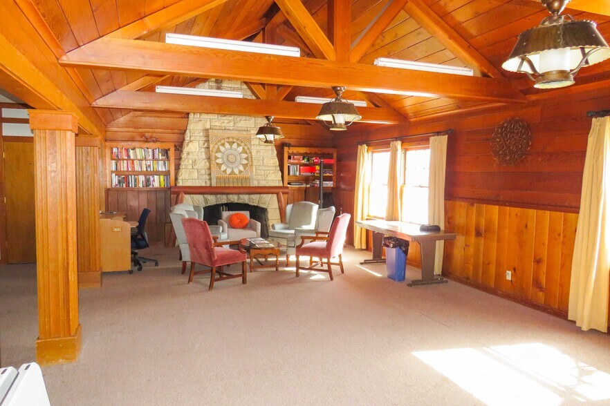 More Photos Of 1245 S Fabrique Dr, Wichita Flex For Sale