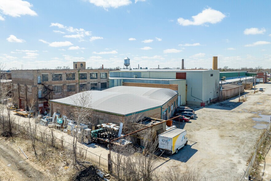 More Photos Of 5301-5323 S Western Blvd, Chicago Warehouse For Lease