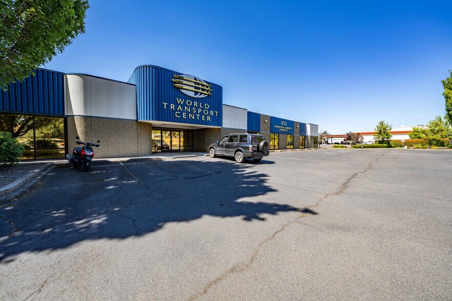 More Photos Of 2090 Commerce Dr, Medford Office For Lease