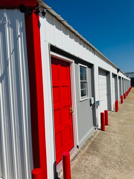 More Photos Of 602 W Madison St, Broken Arrow Self Storage For Lease