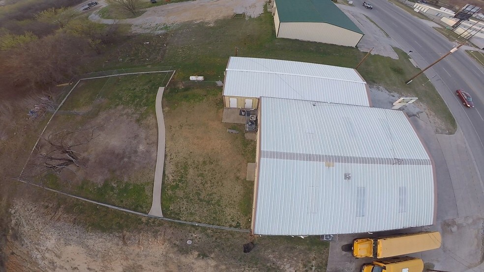 More Photos Of 11361 FM 730 N, Azle Flex For Sale