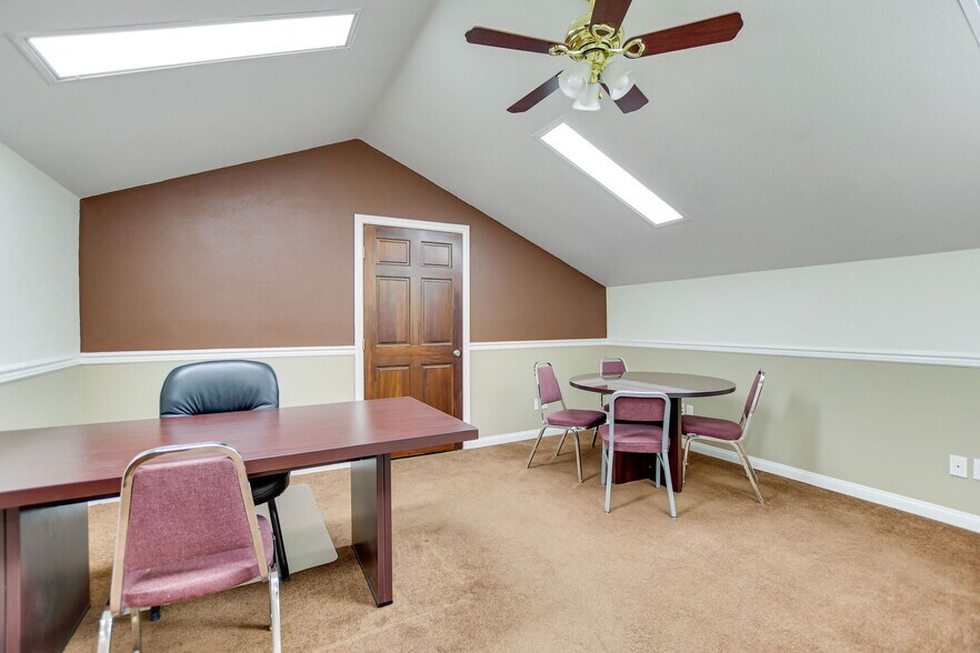 More Photos Of 34590 W County Line Rd, Yucaipa Storefront Retail Office For Lease