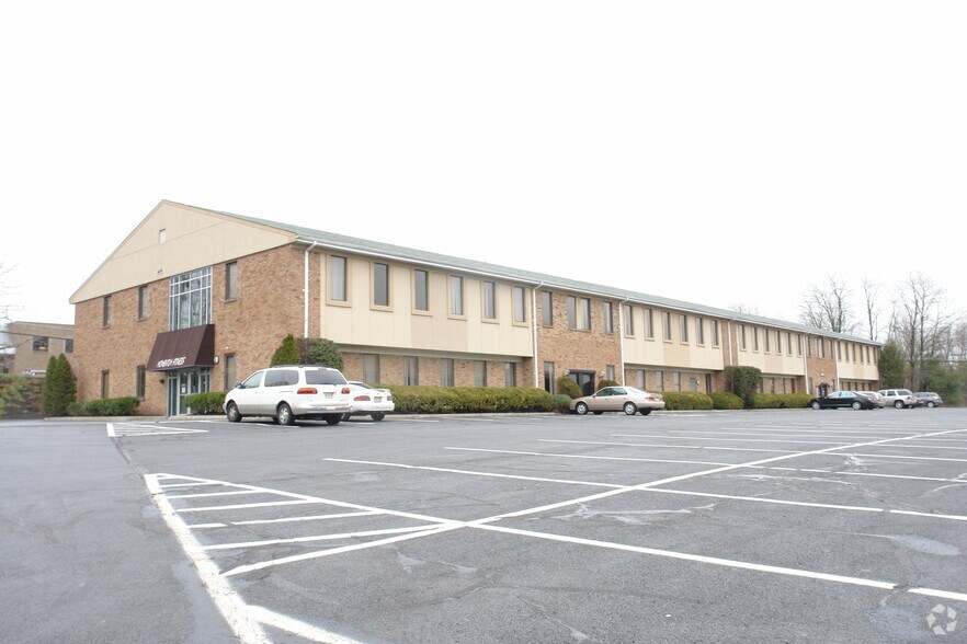 More Photos Of 376-400 Wall St, Princeton Office For Lease