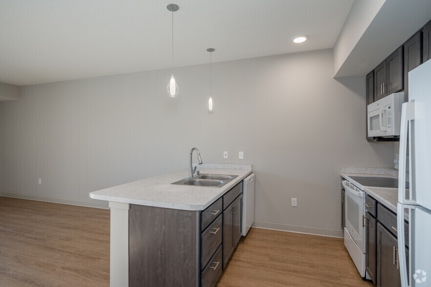 More Photos Of 1835 University Ave W, Saint Paul Apartments For Lease