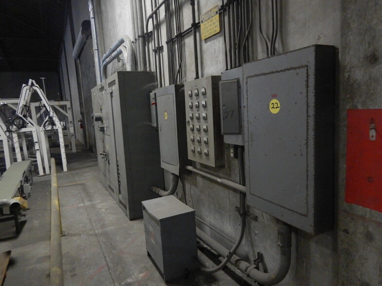 More Photos Of 2777 N Highway 59, Merced Warehouse For Lease