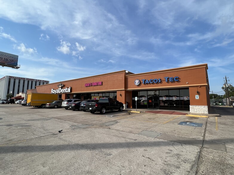 Primary Photo Of 8449 Gulf Fwy, Houston Unknown For Lease