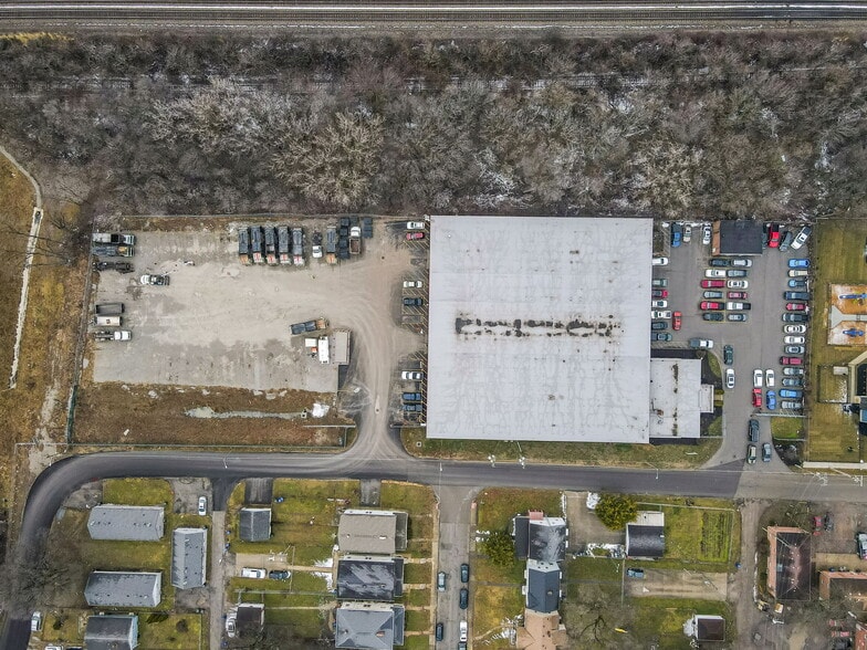 More Photos Of 808 Rhoads Ave, Columbus Warehouse For Sale