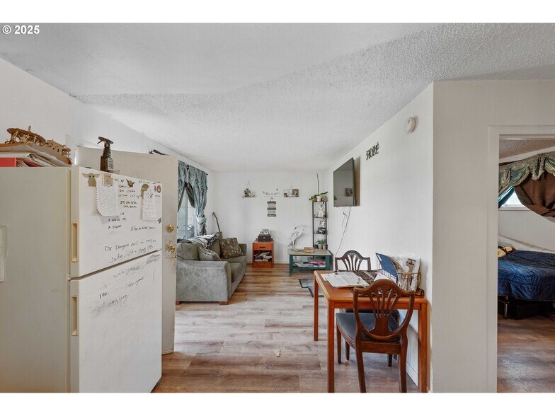 More Photos Of 1900 Monroe St, North Bend Apartments For Sale