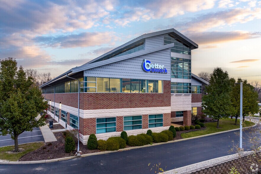 More Photos Of W239 N3490 Pewaukee Rd, Pewaukee Office For Sale