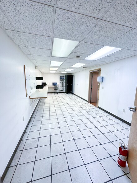 More Photos Of 8100 Ohio River Blvd, Emsworth Office For Lease