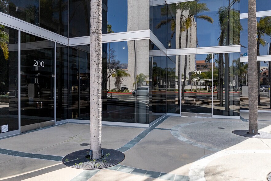 More Photos Of 200 S Los Robles Ave, Pasadena Office For Lease