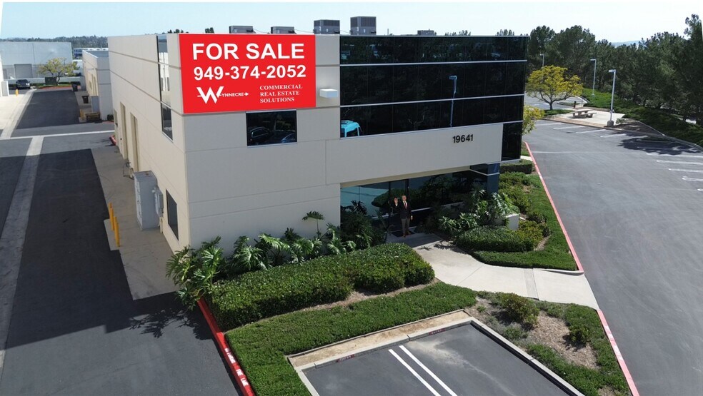 More Photos Of 19641 Descartes, Foothill Ranch Light Manufacturing For Sale